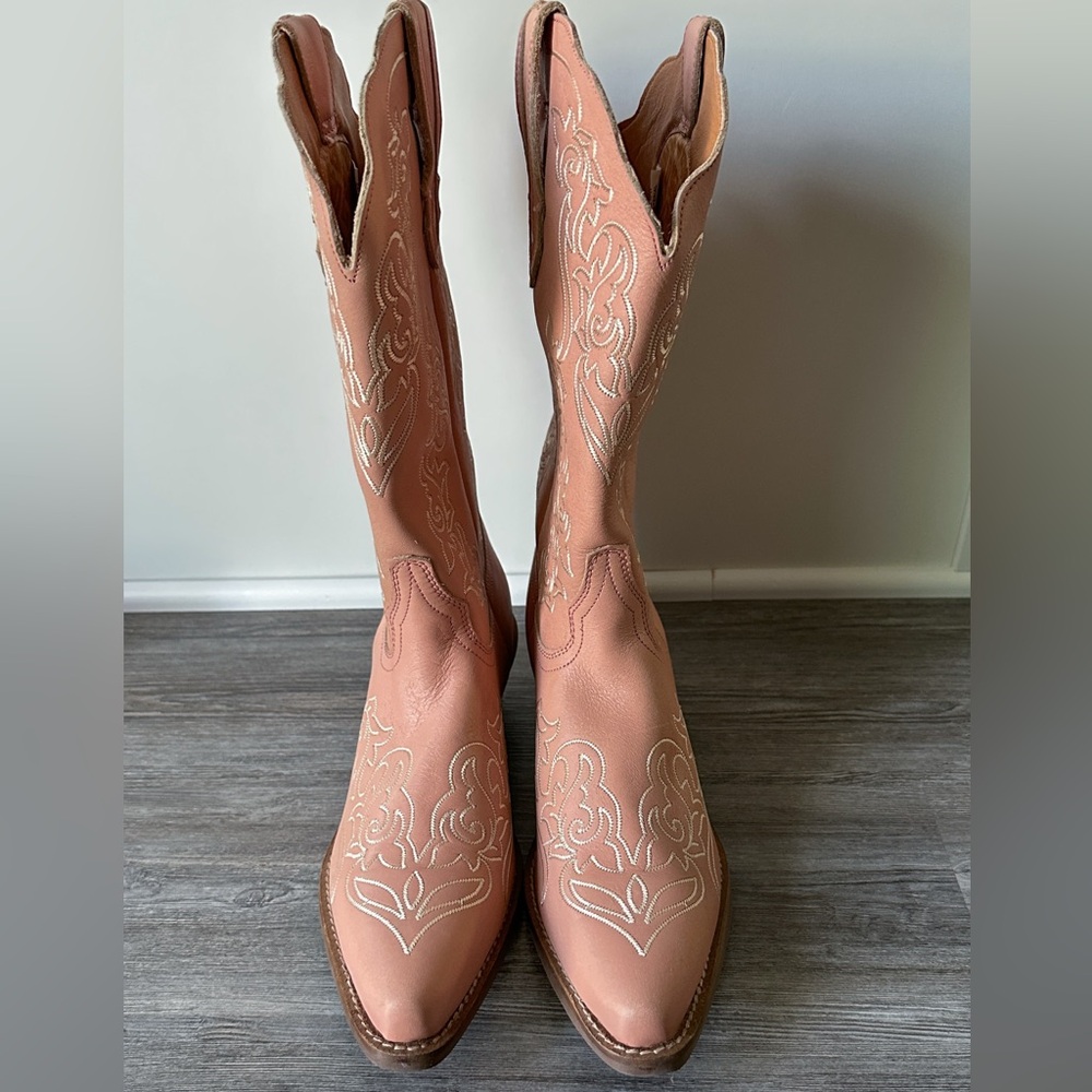 NWOB! Dingo DI 171 Women's Flirty N' Fun Western Boot Peach Size 10M